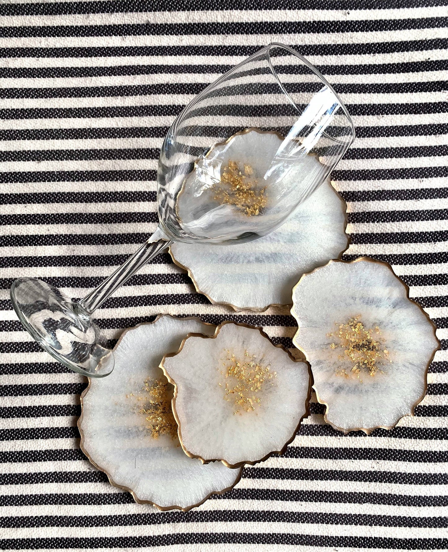 Luxurious Handcrafted Geode Resin Coasters, Set of 4 - Unique Home Decor and Stylish Candle Accessory